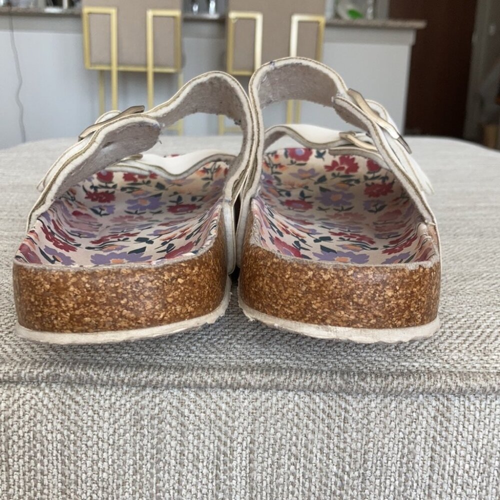 Sandals - Picture 6 of 9